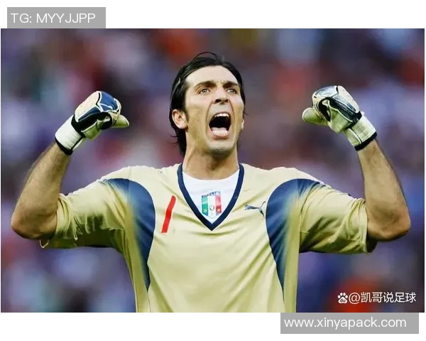 门神与足球明星的传奇交汇那些曾为守门员助力的球场巨星